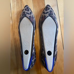 Rothys “the point” wildcat print 9.5 shoe